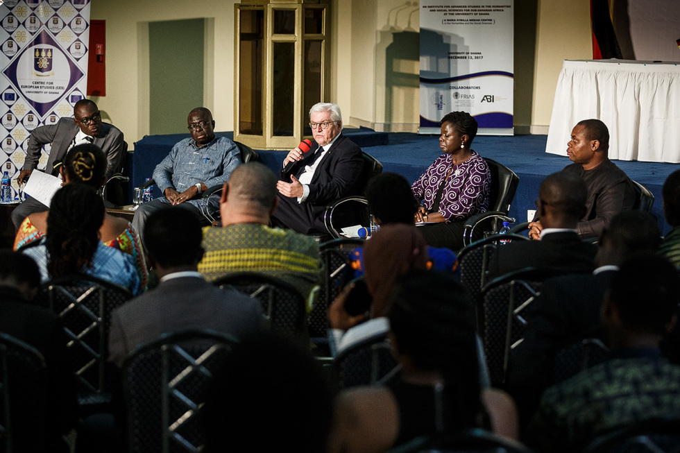 Ein denkwürdiger Moment: Bundespräsident Frank-Walter Steinmeier gibt Startschuss für das MICAS Africa Zentrum an der Universität Ghana
